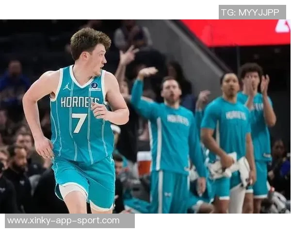 克尼佩尔表现稳健12投5中贡献18分8篮板3助攻1抢断助力球队胜利